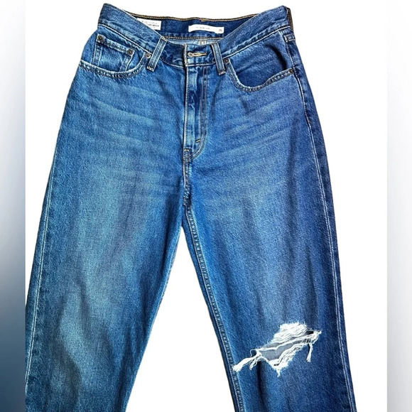 Levi’s Premium 80s Mom Jeans High Rise Tapered Distressed Size 26 x 30 Revolve - Picture 4 of 12